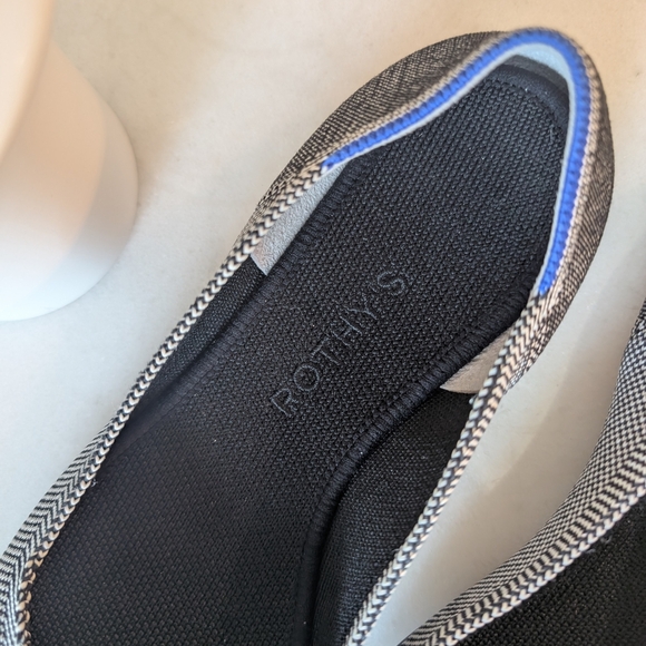 Rothys Black and Gray Women's Flats Sz 9 - Picture 2 of 9